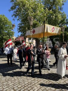 Feierliches Kreuzfest in Grafenrheinfeld: Musik vom Kirchturm, Patrozinium und Prozession