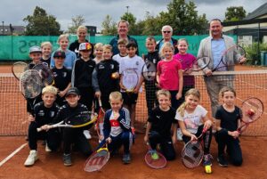 TENNIS ZIEHT IN GRAFENRHEINFELD – FERIENPROGRAMM WAR VOLLER ERFOLG