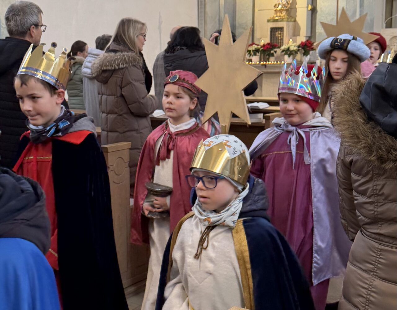 Sternsinger bringen in Grafenrheinfeld den Segen