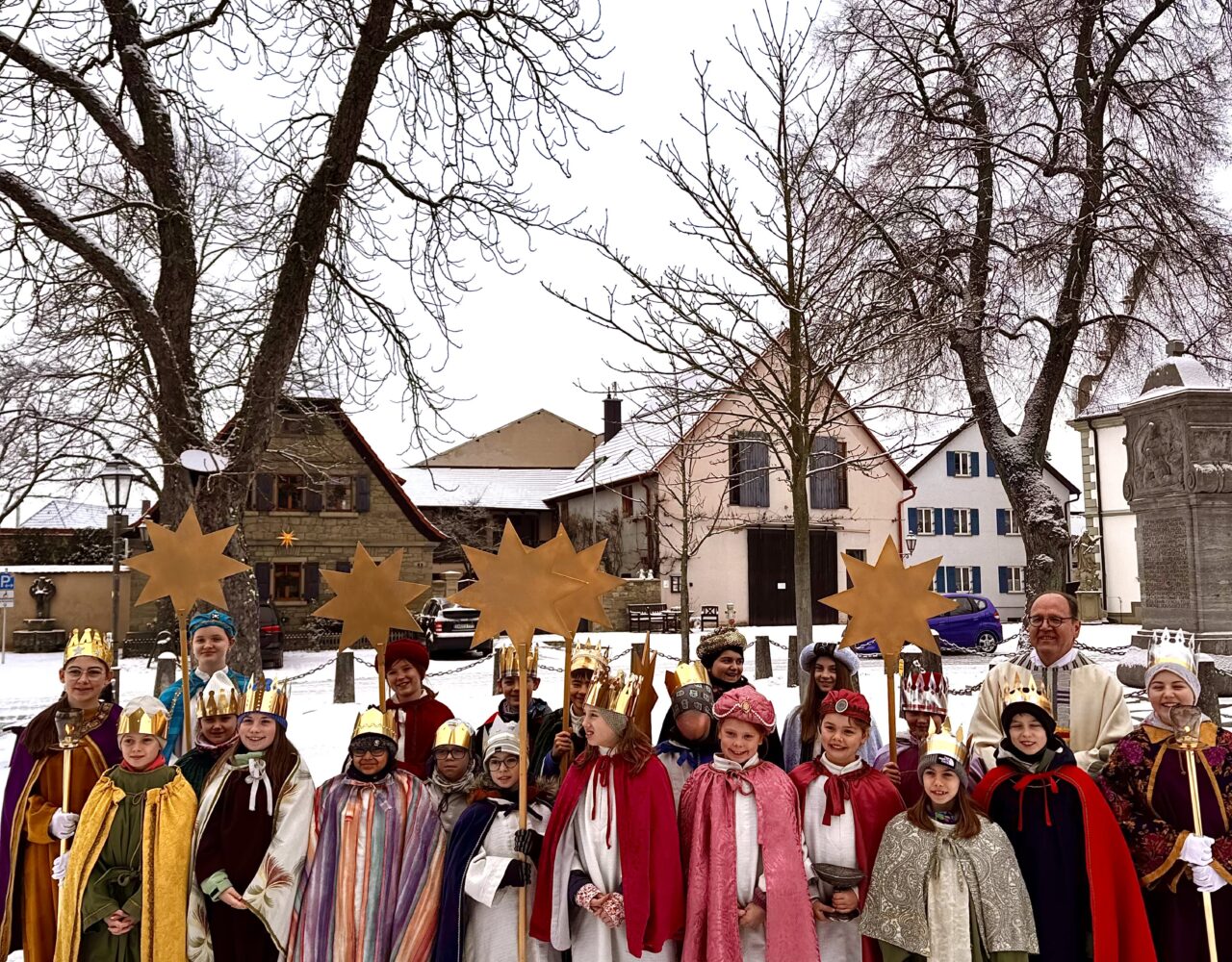 Sternsinger bringen in Grafenrheinfeld den Segen von Haus zu Haus