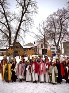 Sternsinger bringen in Grafenrheinfeld den Segen von Haus zu Haus