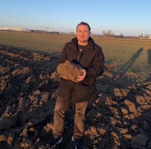 GEMEINDE GRAFENRHEINFELD REICHT KLAGE GEGEN DEN PLANFESTSTELLUNGSBESCHLUSS ZUR WEITEREN SAND- UND KIESAUSBEUTE EIN