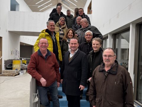 GEMEINDERAT BESICHTIGT BAUSTELLE DER NEUEN KINDERTAGESSTÄTTE