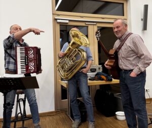 WIRTSHAUSSINGEN IM PFARRHEIM