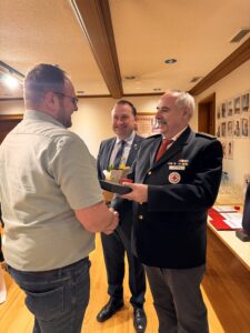 LANGJÄHRIGE BLUTSPENDERINNEN UND BLUTSPENDER