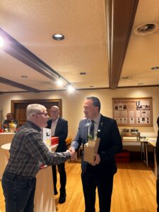 LANGJÄHRIGE BLUTSPENDERINNEN UND BLUTSPENDER