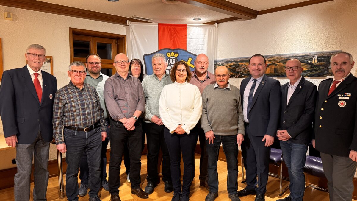 LANGJÄHRIGE BLUTSPENDERINNEN UND BLUTSPENDER