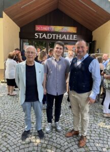 GEMEINDE GRAFENRHEINFELD GRATULIERT