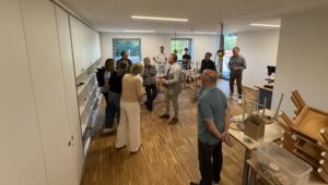 GEMEINDERAT BEIM RUNDGANG DURCH DIE NEUE KINDERTAGESST&Auml;TTE